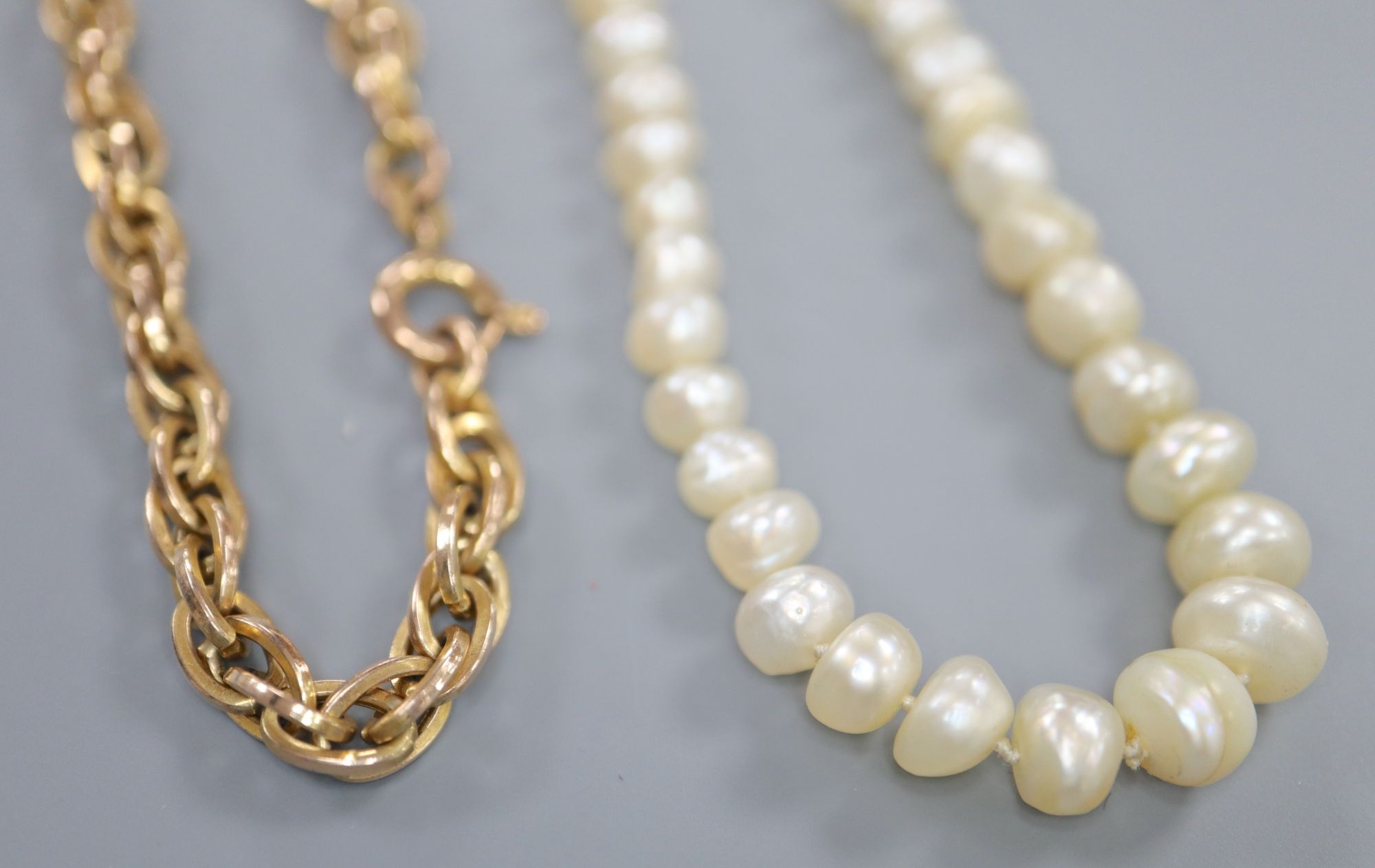 Assorted jewellery